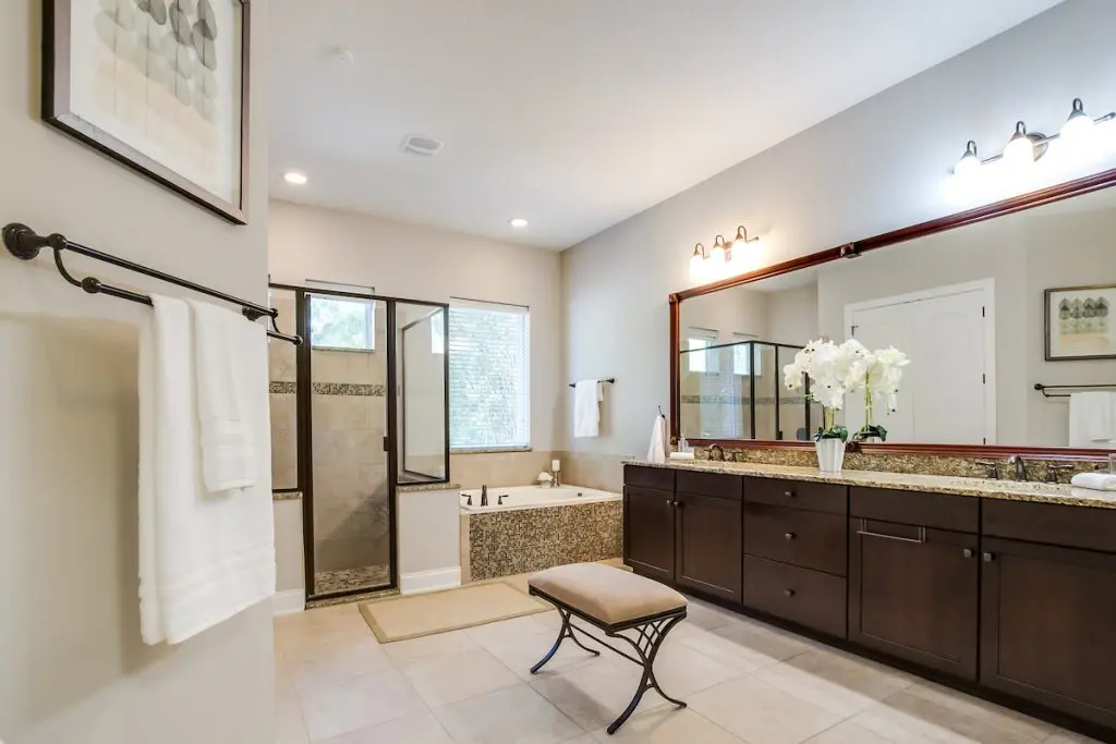 Exactly What to Do to Stage a Bathroom That Sells — True Design House