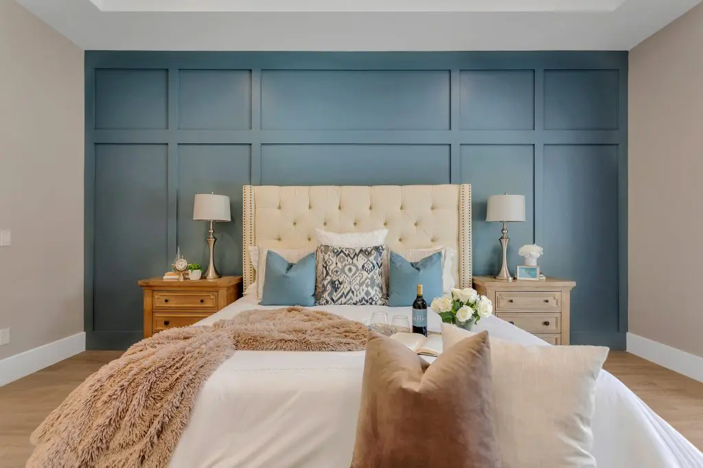 accent wall in blue room